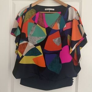 Trina Turk XS silk kimono style lined blouse. Geometric design